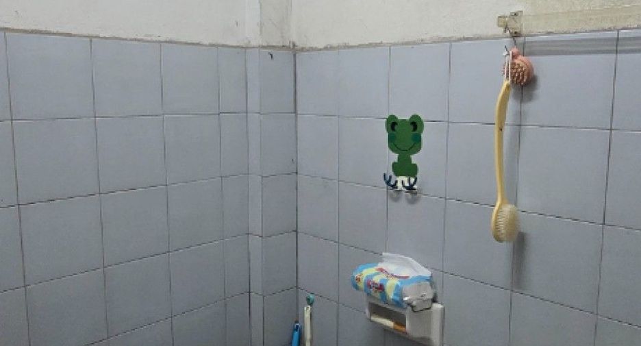 Gewerbefläche zum Kauf mit 3 Zimmer in Klaeng, Rayong