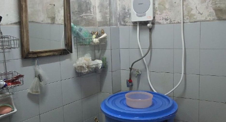 Gewerbefläche zum Kauf mit 3 Zimmer in Klaeng, Rayong