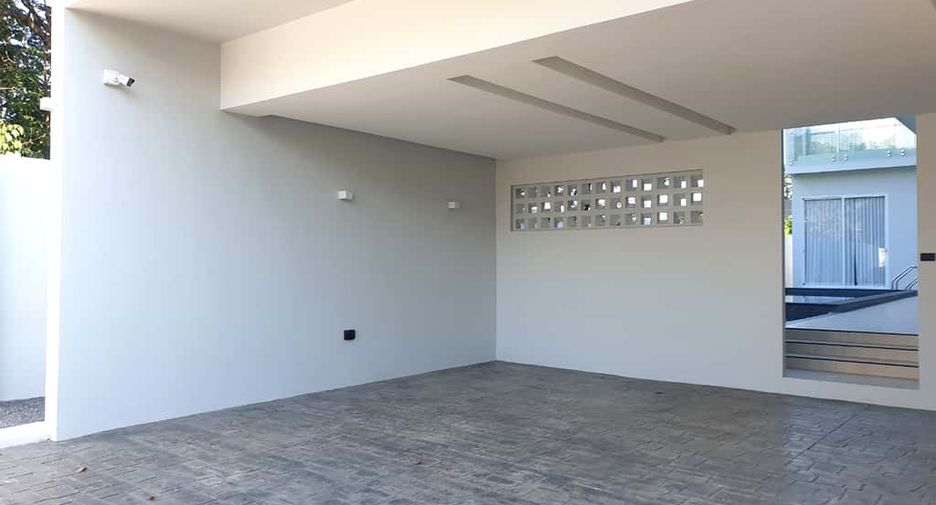 For rent and for sale 4 bedrooms house in Hang Dong, Chiang Mai