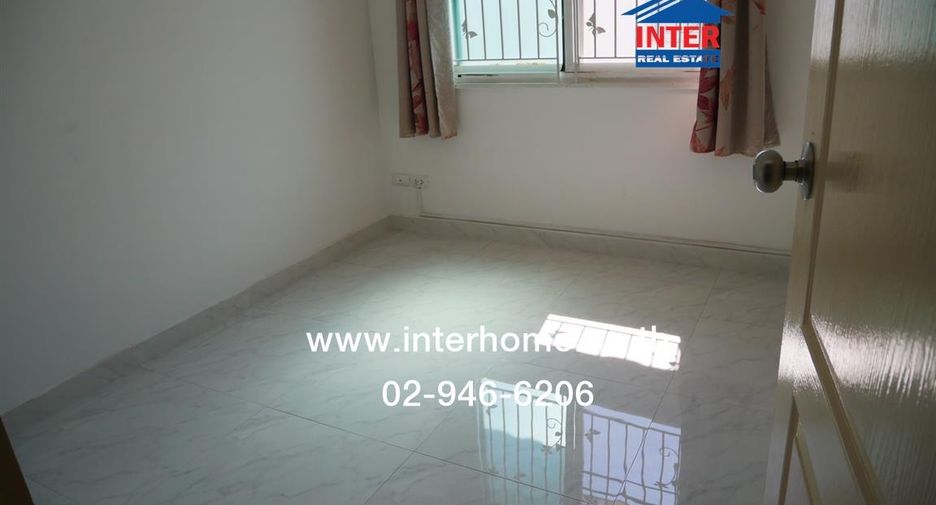 For sale 4 bedrooms townhouse in Prawet, Bangkok