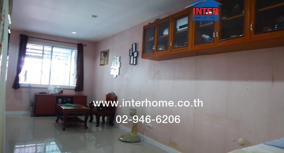 For sale 4 bedrooms townhouse in Prawet, Bangkok