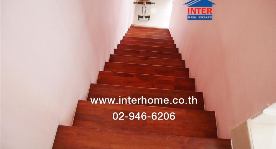 For sale 4 bedrooms townhouse in Prawet, Bangkok