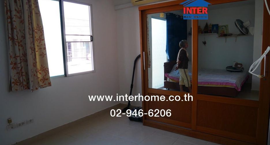 For sale 4 bedrooms townhouse in Prawet, Bangkok