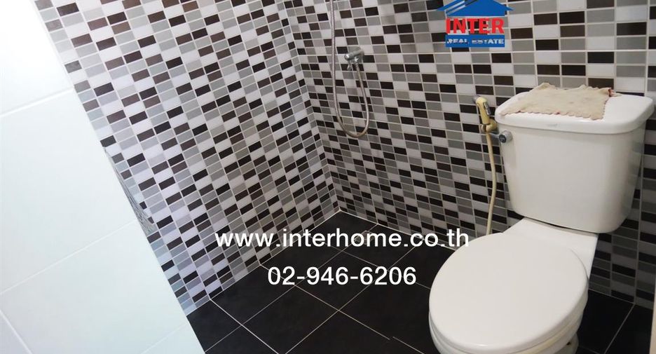 For sale 4 bedrooms townhouse in Prawet, Bangkok