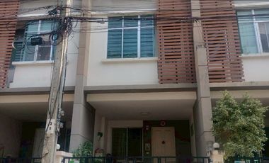 For sale 3 ベッドルーム townhouse in Thung Khru, Bangkok