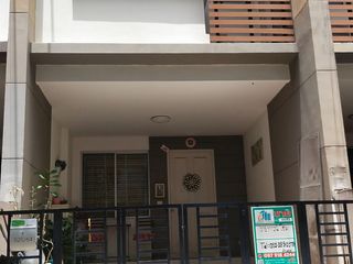 For sale 3 bedrooms townhouse in Thung Khru, Bangkok