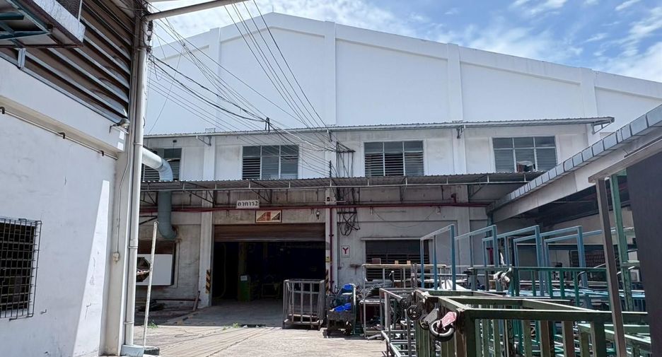 À louer et à vendre 4 chambres entrepôt à Chom Thong, Bangkok