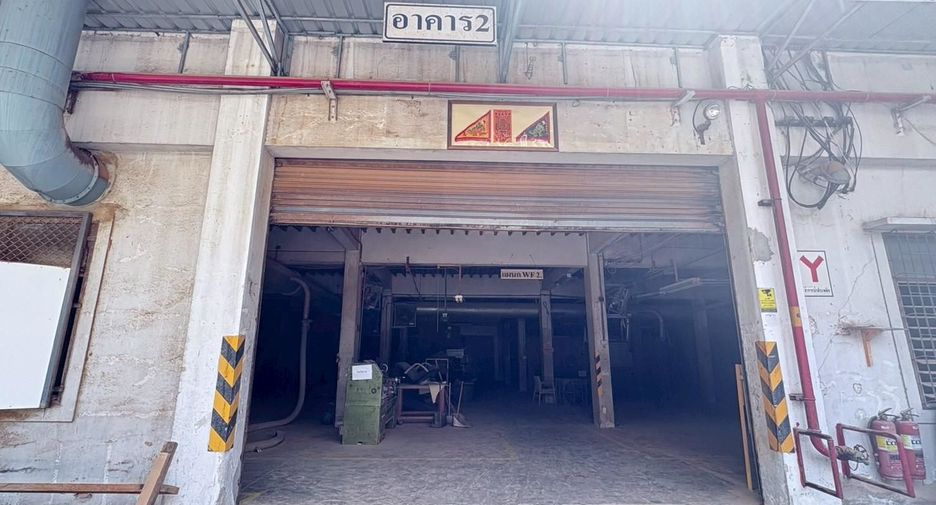 À louer et à vendre 4 chambres entrepôt à Chom Thong, Bangkok