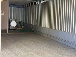 Casa en alquiler de 3 habitaciones en Huai Khwang, Bangkok