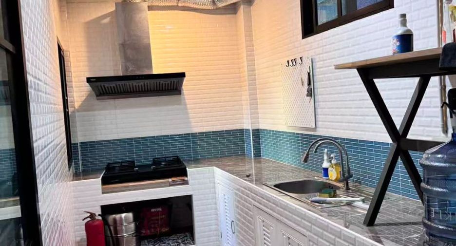 For rent 3 bedrooms house in Huai Khwang, Bangkok