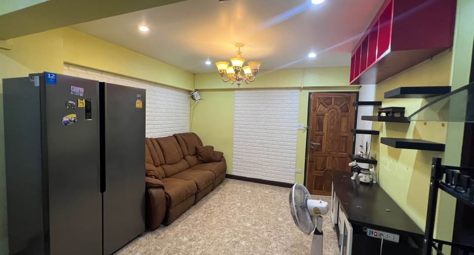 For sale 2 bedrooms condo in Wang Thonglang, Bangkok