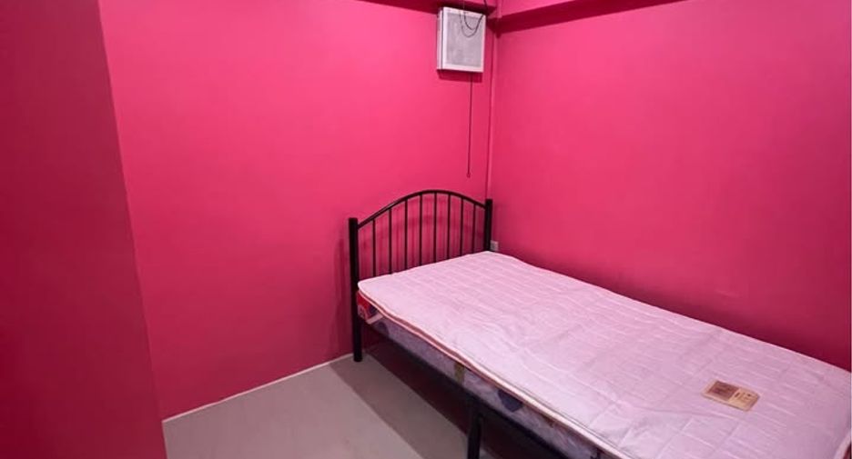 For sale 2 bedrooms condo in Wang Thonglang, Bangkok