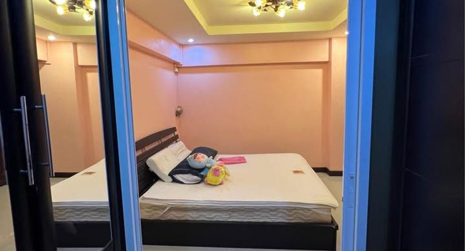 For sale 2 bedrooms condo in Wang Thonglang, Bangkok