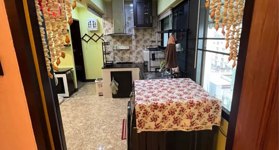 For sale 2 bedrooms condo in Wang Thonglang, Bangkok