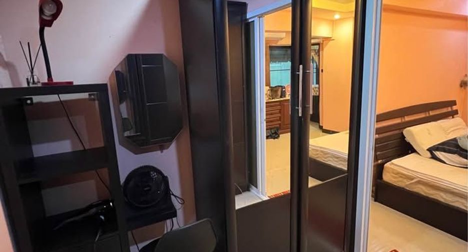 For sale 2 bedrooms condo in Wang Thonglang, Bangkok