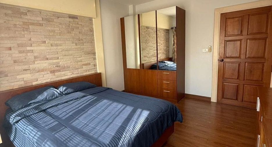 For rent 4 bedrooms villa in Bang Lamung, Chonburi