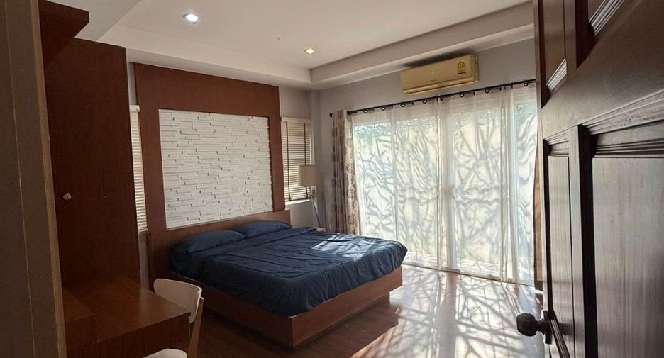 For rent 4 bedrooms villa in Bang Lamung, Chonburi