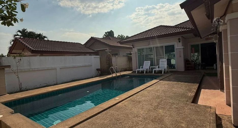For rent 4 bedrooms villa in Bang Lamung, Chonburi