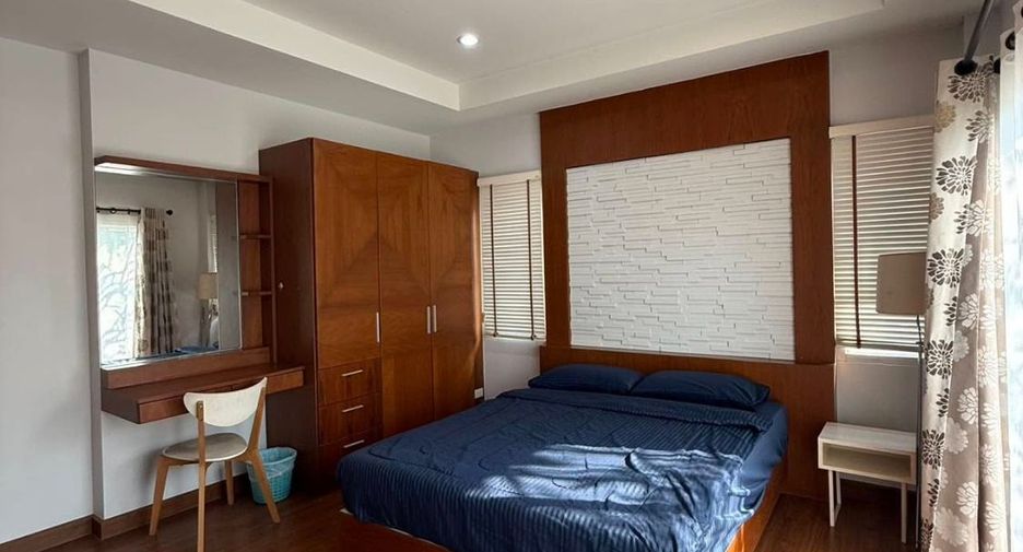 For rent 4 bedrooms villa in Bang Lamung, Chonburi