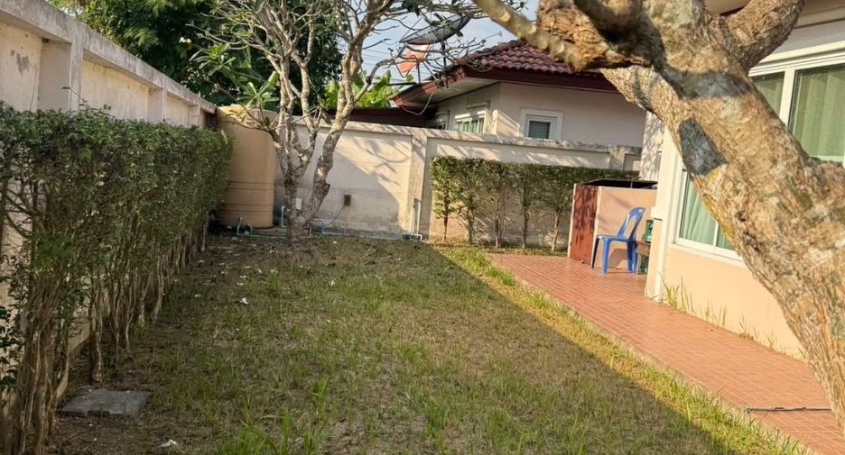 For rent 4 bedrooms villa in Bang Lamung, Chonburi