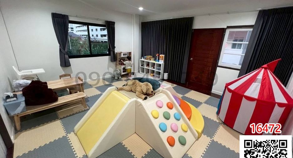 For rent 3 bedrooms townhouse in Chatuchak, Bangkok