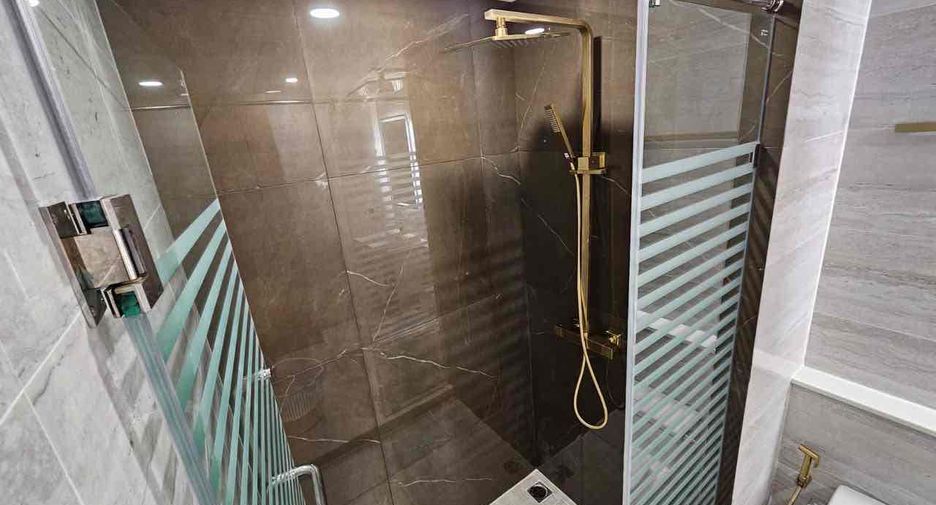 Wohnung zur Miete und zum Kauf mit 1 Zimmer in Bang Lamung, Chonburi
