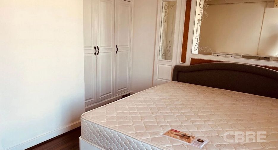 For sale 4 bedrooms condo in Khlong Toei, Bangkok