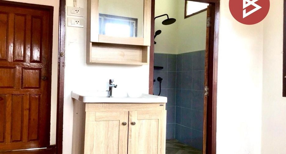 For sale 3 bedrooms house in Mueang Uttaradit, Uttaradit