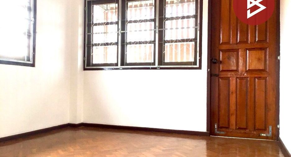 For sale 3 bedrooms house in Mueang Uttaradit, Uttaradit