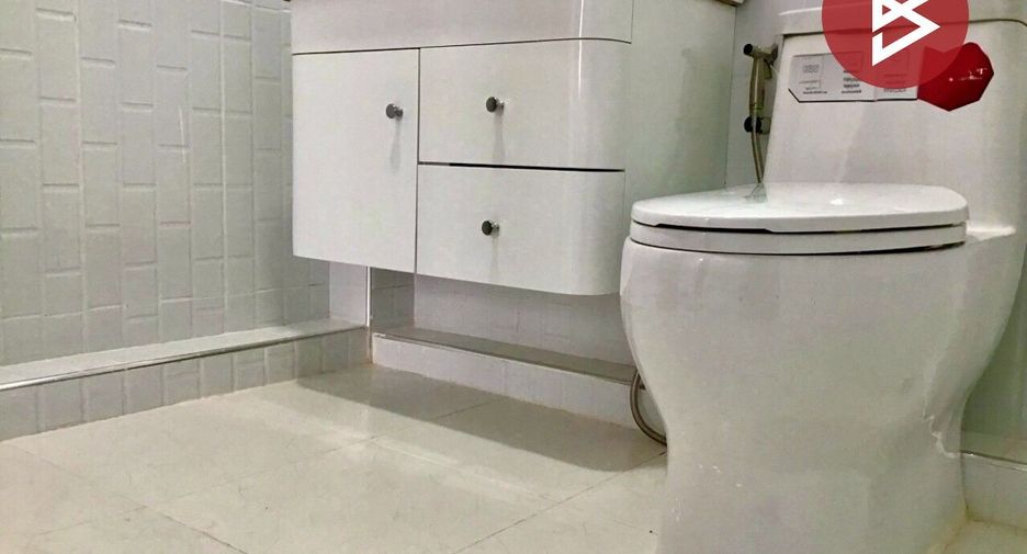 For sale 3 bedrooms house in Mueang Uttaradit, Uttaradit
