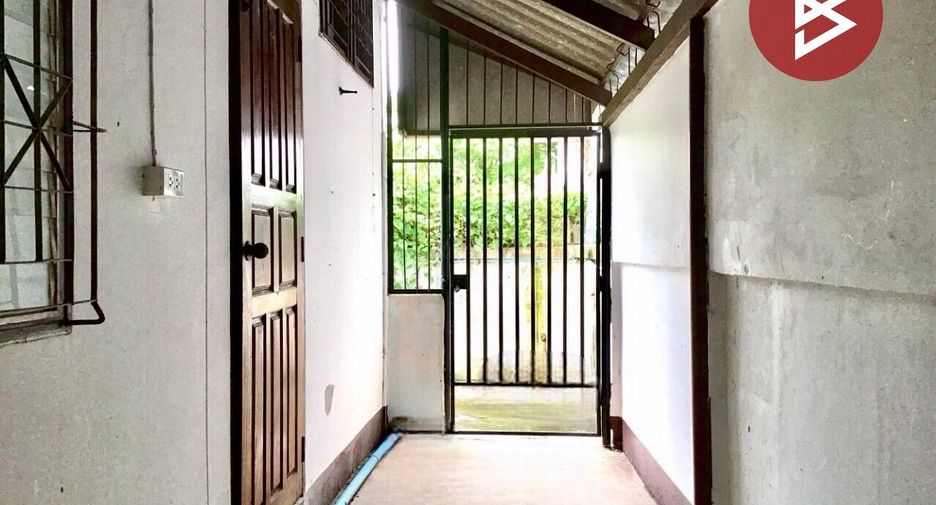 For sale 3 bedrooms house in Mueang Uttaradit, Uttaradit
