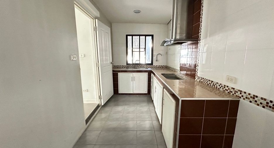 Haus zum Kauf mit 2 Zimmer in Thanyaburi, Pathum Thani