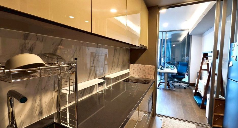 À vendre 1 chambre condo à Khlong Toei, Bangkok