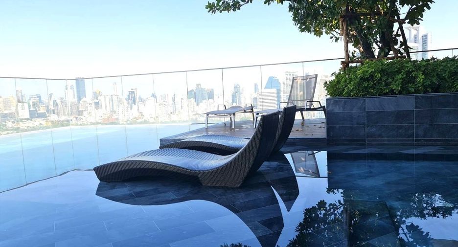 For sale 1 bed condo in Khlong Toei, Bangkok