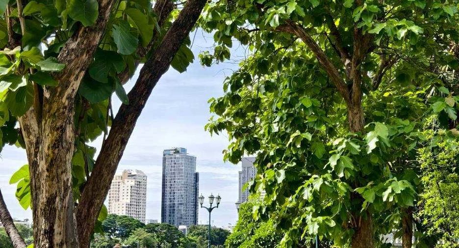 For sale 1 bed condo in Khlong Toei, Bangkok