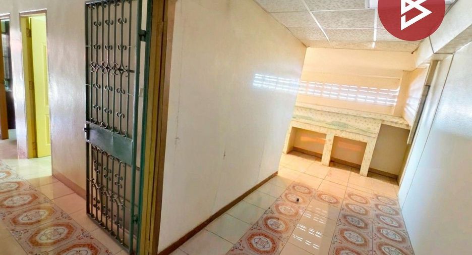 For sale 2 bedrooms townhouse in Krathum Baen, Samut Sakhon