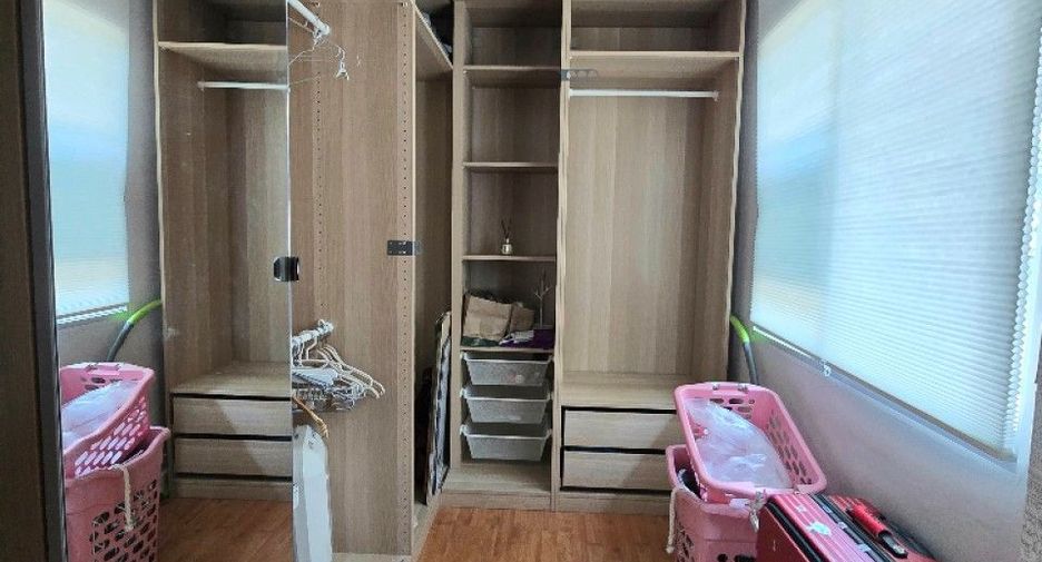 For sale 4 bedrooms house in Pak Kret, Nonthaburi