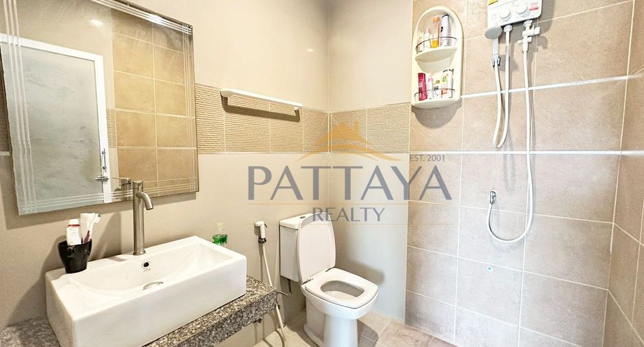 For sale 2 bedrooms townhouse in Bang Lamung, Chonburi