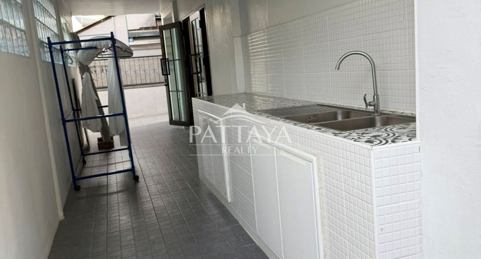 For rent 2 bedrooms house in Bang Lamung, Chonburi