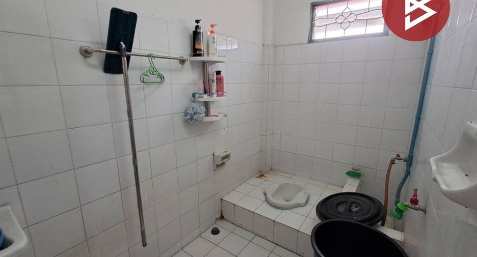 Gewerbefläche zum Kauf mit 2 Zimmer in Mueang Chon Buri, Chonburi