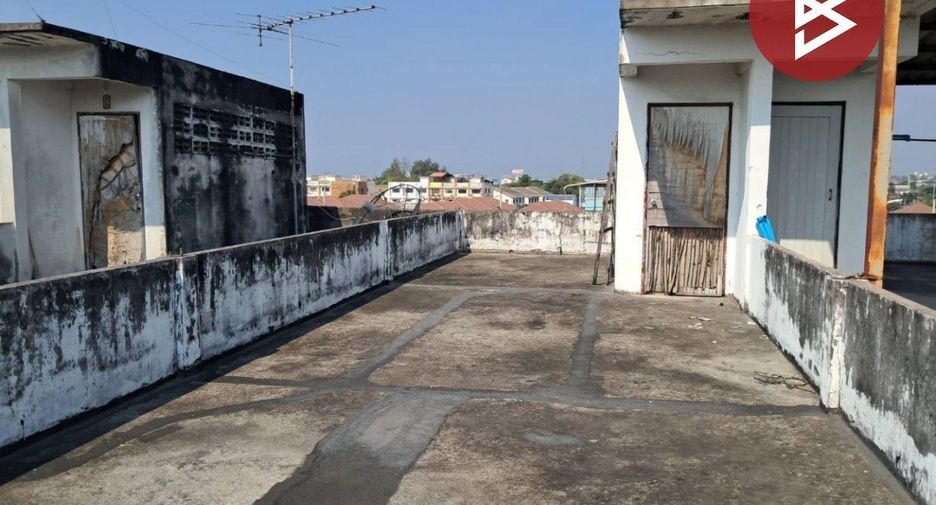 Gewerbefläche zum Kauf mit 2 Zimmer in Mueang Chon Buri, Chonburi
