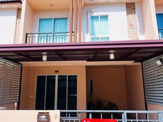 For sale 3 bedrooms townhouse in Thung Khru, Bangkok