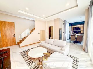 Casa adosada en venta de 3 habitaciones en Bang Lamung, Chonburi