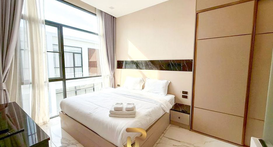 Casa adosada en venta de 3 habitaciones en Bang Lamung, Chonburi
