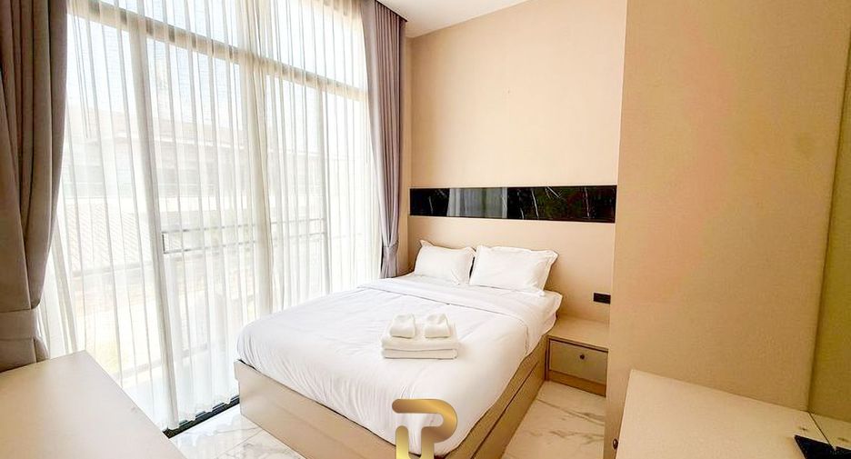 Casa adosada en venta de 3 habitaciones en Bang Lamung, Chonburi