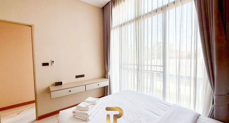 Casa adosada en venta de 3 habitaciones en Bang Lamung, Chonburi