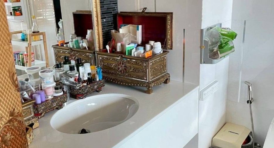 For sale 1 bed condo in Mueang Rayong, Rayong