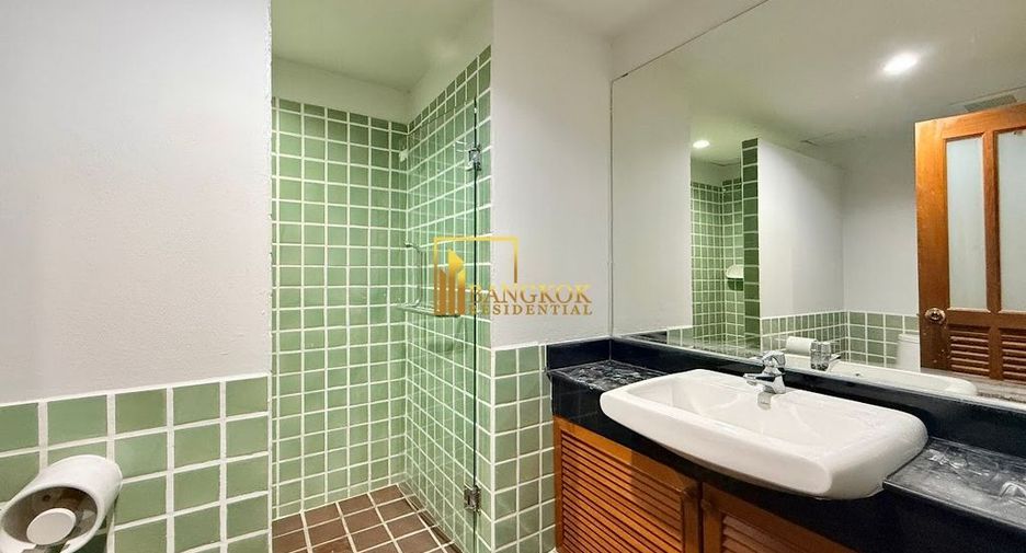 For rent 2 bedrooms apartment in Sathon, Bangkok