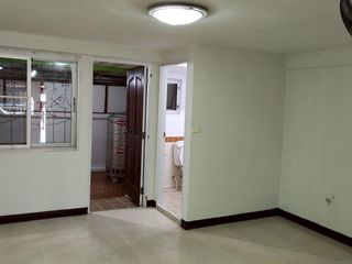 Casa adosada en alquiler de 4 habitaciones en Bang Kapi, Bangkok