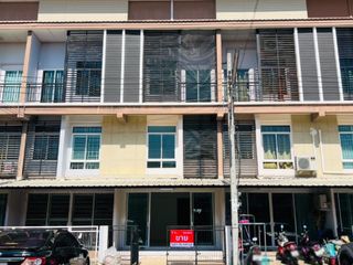Reihenhaus zum Kauf mit 4 Zimmer in Thung Khru, Bangkok